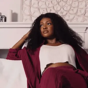 Aqyila - Please Come Home for Christmas